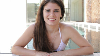 Poolside Pampering with Lexy Lotus - лучшее порно 24/7 на HOTSEXVIDEOS24.COM