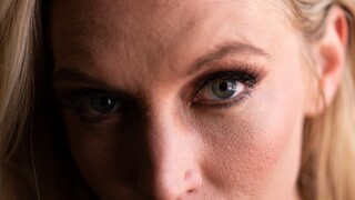 Mona Wales' Short Hair Doesn't Stop Her from Sucking - лучшее порно 24/7 на HOTSEXVIDEOS24.COM