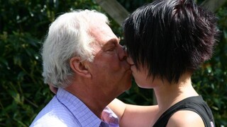 Cum Swallowing in the Park with Carmen - смотрите горячие секс видео на HOTSEXVIDEOS24.COM
