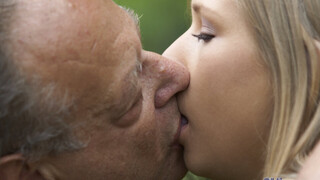 Old and Young Love in the Outdoors - смотрите горячие секс видео на HOTSEXVIDEOS24.COM