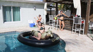 Best Friends Hot American Spring - лучшее порно 24/7 на HOTSEXVIDEOS24.COM