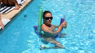 Redhead and Brunette Pool Play - лучшее порно 24/7 на HOTSEXVIDEOS24.COM