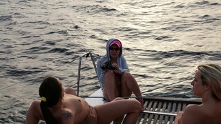 Mea Melone & Friends Pissing & Cumshot Fun - лучшее порно 24/7 на HOTSEXVIDEOS24.COM