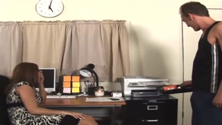 Honey takes it all at work - лучшее порно 24/7 на HOTSEXVIDEOS24.COM