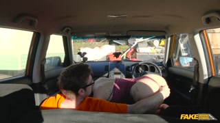 Ryan Ryder Gives Alessa Savage a Creampie in a Taxi - смотрите горячие секс видео на HOTSEXVIDEOS24.COM