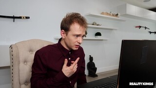 Short Hair Blonde Gets Cumshot in Toilet - лучшее порно 24/7 на HOTSEXVIDEOS24.COM