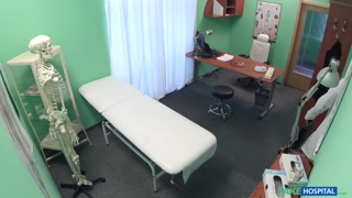 Voyeur Catches Hot Handjob During Pussy Exam - лучшее порно 24/7 на HOTSEXVIDEOS24.COM