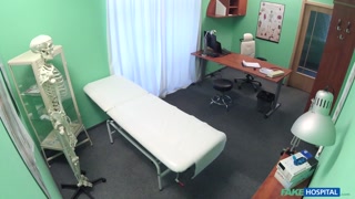 Pussy Licking in the Medical Office - лучшее порно 24/7 на HOTSEXVIDEOS24.COM