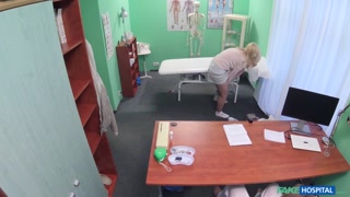 Czech Babe Gets Double Blowjob from Doctor - лучшее порно 24/7 на HOTSEXVIDEOS24.COM
