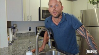 Stepdaughter Gets Fucked by Stepdad in POV - лучшее порно 24/7 на HOTSEXVIDEOS24.COM