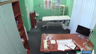 Patient Gives Nurse a Handjob - лучшее порно 24/7 на HOTSEXVIDEOS24.COM