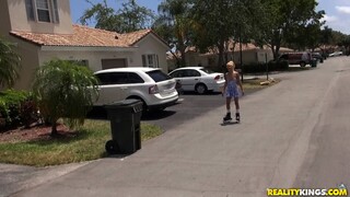  Latina Amateur Sucks and Gets Cum  - лучшее порно 24/7 на HOTSEXVIDEOS24.COM