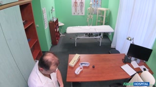 Reverse Cowgirl Action with Short-Haired Hotty - лучшее порно 24/7 на HOTSEXVIDEOS24.COM