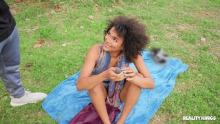 Alina Ali's Outdoor Blowjob - лучшее порно 24/7 на HOTSEXVIDEOS24.COM