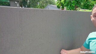 Johnny Love Lends A Hand To MILF Naomi - лучшее порно 24/7 на HOTSEXVIDEOS24.COM