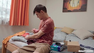 Food, Fun, and Games - смотрите горячие секс видео на HOTSEXVIDEOS24.COM