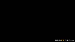Petite Wife's Big Natural Tits Exposed - лучшее порно 24/7 на HOTSEXVIDEOS24.COM