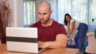 Friend's Mom Julianna Vega Gets Wet and Wild in Massage Fuck - лучшее порно 24/7 на HOTSEXVIDEOS24.COM