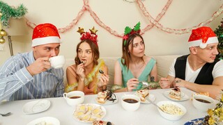 Year End Blowjob Party - Brunette Teen Swallows Loads - лучшее порно 24/7 на HOTSEXVIDEOS24.COM