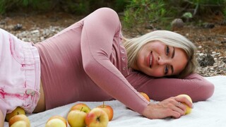 Teen Blonde Roxy T's Softcore Fun - смотрите горячие секс видео на HOTSEXVIDEOS24.COM