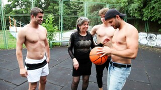 Old Helene Meets 3 Young Lovers - лучшее порно 24/7 на HOTSEXVIDEOS24.COM