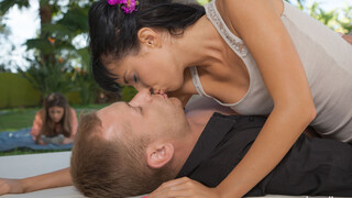Shaved Babes Gina Devine & Carmen C in Threesome Action - лучшее порно 24/7 на HOTSEXVIDEOS24.COM