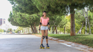 Curvy Latina rollerblader gets nailed - лучшее порно 24/7 на HOTSEXVIDEOS24.COM