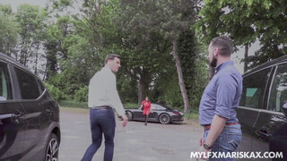 MILF Threesome Fun - Sexy Susi & Maxime Roche Share Cock - лучшее порно 24/7 на HOTSEXVIDEOS24.COM