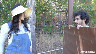 MILF Reagan Foxx and Rico in Yard Action - лучшее порно 24/7 на HOTSEXVIDEOS24.COM