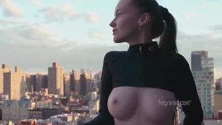 Emily’s NYC Nude Guide - Pretty Face & Big Booty - смотрите горячие секс видео на HOTSEXVIDEOS24.COM