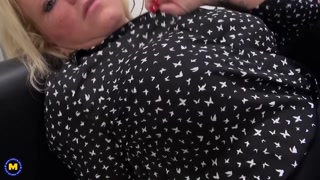 Mature Gina O. - German Housewife in Solo Action - лучшее порно 24/7 на HOTSEXVIDEOS24.COM