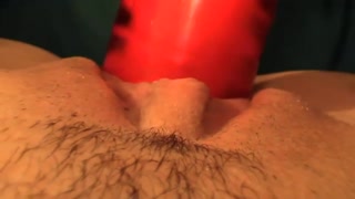 Bee gets off with a giant vibrator in her wet hole - смотрите горячие секс видео на HOTSEXVIDEOS24.COM