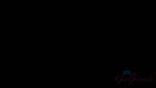 Liza Rowe Loves Anal and Pussy Action on the Beach - лучшее порно 24/7 на HOTSEXVIDEOS24.COM