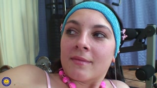 Young babe takes gym fuck from older man - лучшее порно 24/7 на HOTSEXVIDEOS24.COM