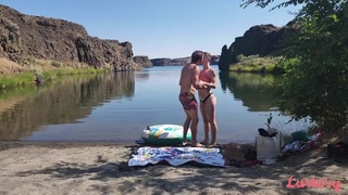 Storm’s Shaved Pussy and Rey’s Long Hair: Mermaid in the USA - лучшее порно 24/7 на HOTSEXVIDEOS24.COM