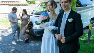 Polly Young Blowjob and Fuck by Stranger Before Wedding - смотрите горячие секс видео на HOTSEXVIDEOS24.COM