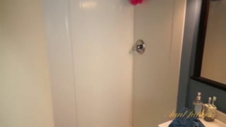 Mature Lala Bond strips down for a shower - лучшее порно 24/7 на HOTSEXVIDEOS24.COM