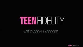 Daydream Daisy and Ryan Madison: A Teen Hardcore Fantasy Come True - лучшее порно 24/7 на HOTSEXVIDEOS24.COM