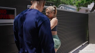 Blonde Babe Loves Big Dicks - лучшее порно 24/7 на HOTSEXVIDEOS24.COM