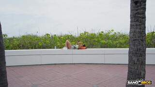 Kloe's Big Cock Bus Ride - лучшее порно 24/7 на HOTSEXVIDEOS24.COM