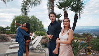 Big Ass and Tits in the Neighborhood: Part 1 - лучшее порно 24/7 на HOTSEXVIDEOS24.COM