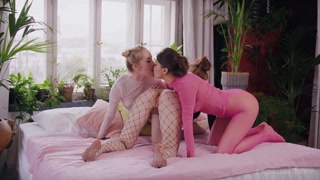 FFF+ Threesome with Sofilie - лучшее порно 24/7 на HOTSEXVIDEOS24.COM