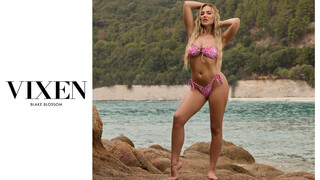 Blonde Babe Blake Blossom Gives Handjob Heaven - лучшее порно 24/7 на HOTSEXVIDEOS24.COM