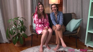 Uncovered: Olive G & Sophia Rose's Australian Interview - смотрите горячие секс видео на HOTSEXVIDEOS24.COM