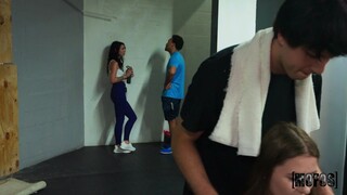 Blowjob in the Gym with James - лучшее порно 24/7 на HOTSEXVIDEOS24.COM