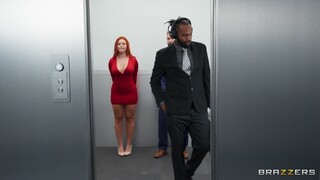 Taking It to the Streets with Sinatra Monroe - лучшее порно 24/7 на HOTSEXVIDEOS24.COM
