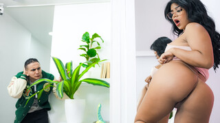 Rosxy's First Time: Latina MILF Fun - лучшее порно 24/7 на HOTSEXVIDEOS24.COM