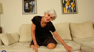  Skinny Granny Myra in Stockings and Bra  - лучшее порно 24/7 на HOTSEXVIDEOS24.COM
