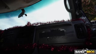 Santa's Shaved Pussy Ride - лучшее порно 24/7 на HOTSEXVIDEOS24.COM