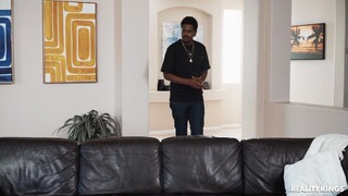 Big Ass in My Jeans - смотрите горячие секс видео на HOTSEXVIDEOS24.COM
